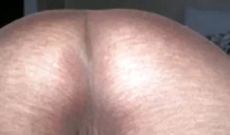 Japanse romantische seksfilm meid in stukken geslagen in onbeschadigde vagina