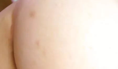 De brunette stelde voor dat de blonde een groep organiseerde free seksfilm om een vriend te neuken.