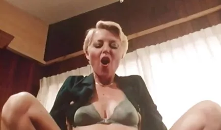 Explosie van passie gratis korte seksfilms met seksbom.