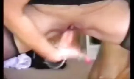 Blonde zuigende gratis lange seksfilmpjes vreemden in een auto