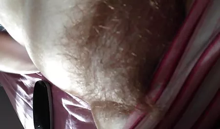 Rod in the ass brunette zit vol lust. gratis seks film