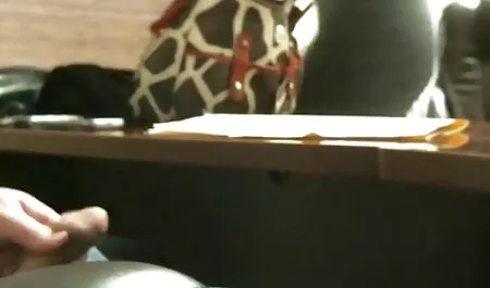 De lekkere seks films mooie huishoudster weet hoe je een man gelukkig maakt.