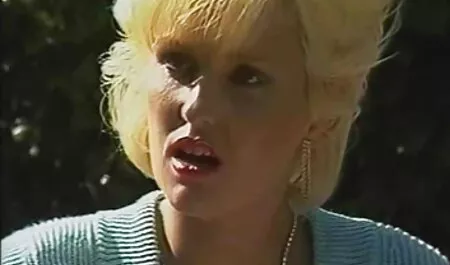 De gratis seksfilms bekijken harde kerel is als het neuken van de zachte Blondine.
