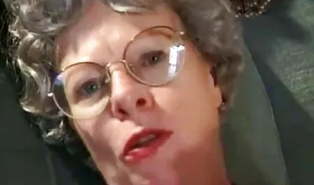 Russische oma seksfilm meisjes brengen graag tijd door met een man.