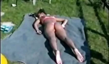 Brunette Op hoge hakken vaginale masturbatie seksfilms online