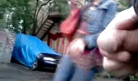 Mager romantische seksfilms blondje op een grote zwarte pik
