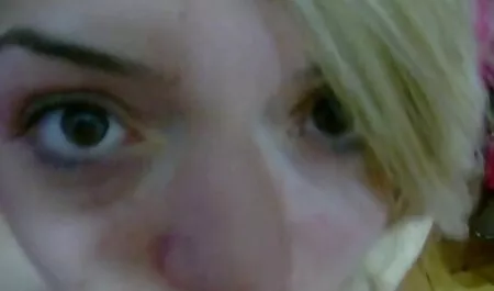 Goede grootvader At seksfilm lesbisch zijn nichtje op.