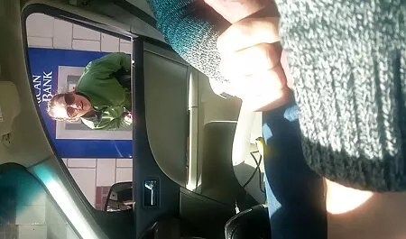 Russische meisjes betalen de bouwer in de vorm van goederen. gratis seks film