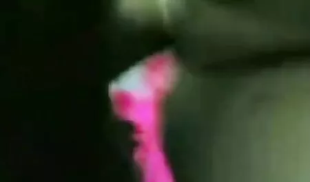 Blanke meisjes laten een free seksfilms zwarte jongen achter met een harige kut.